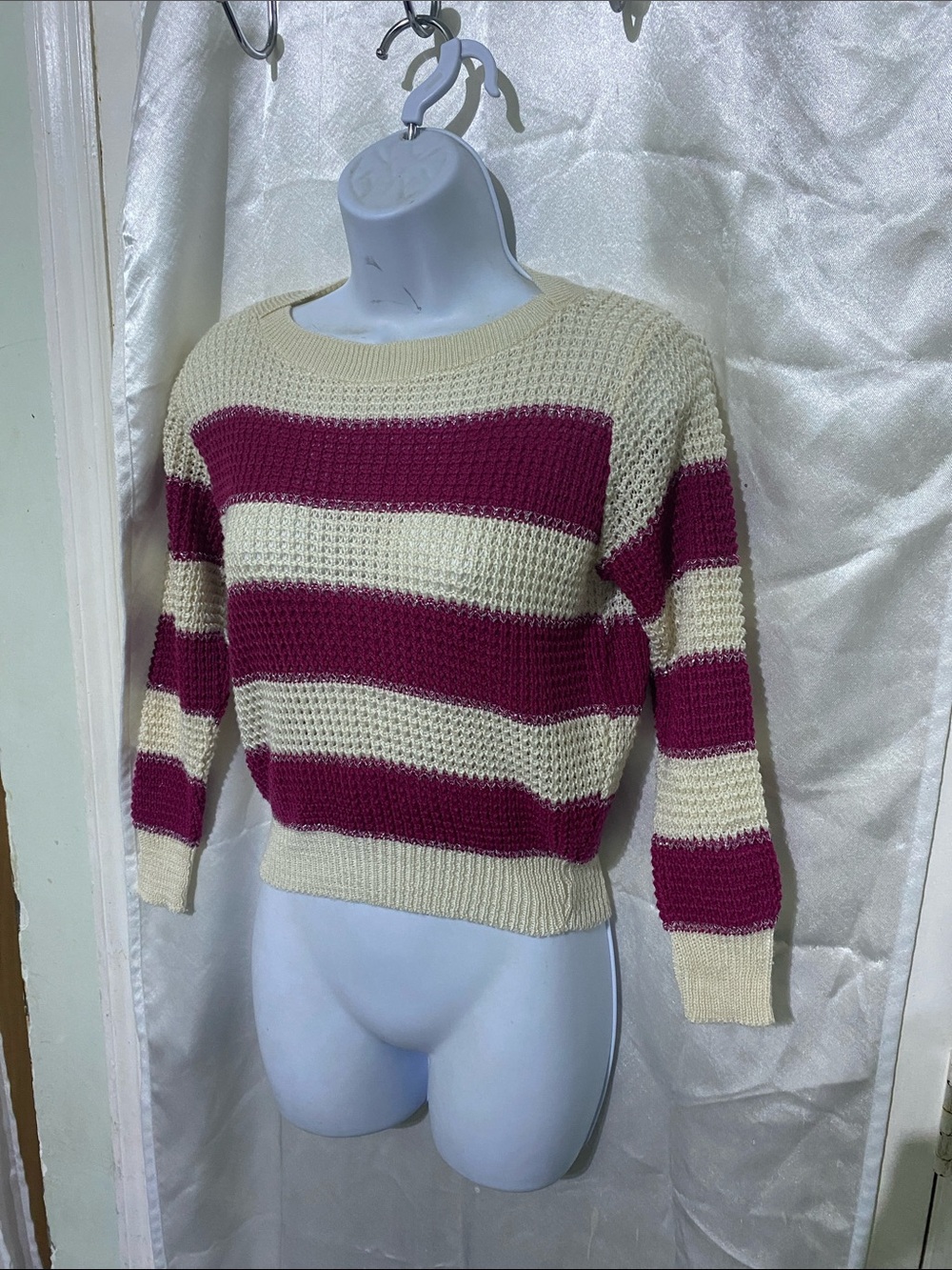 VTG 90’s Striped Cream and Magenta Knit Sweater - Girls